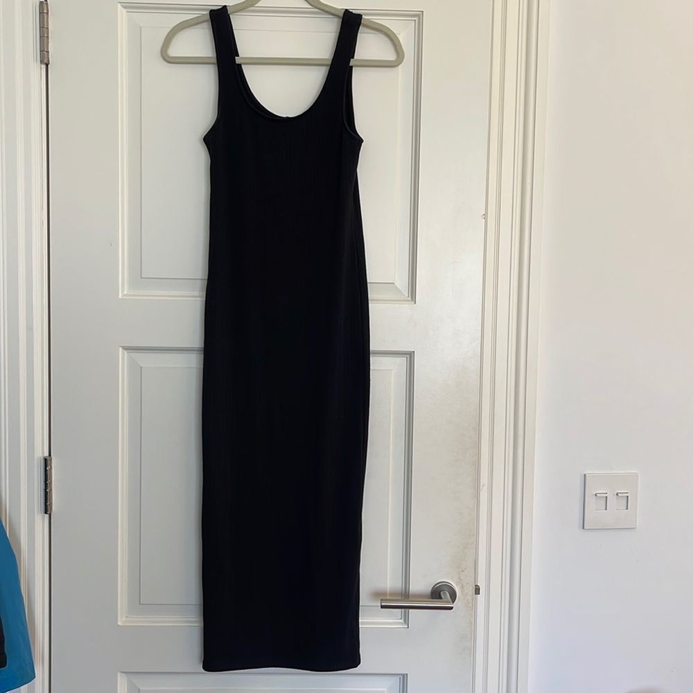 Black bodycon midi dress